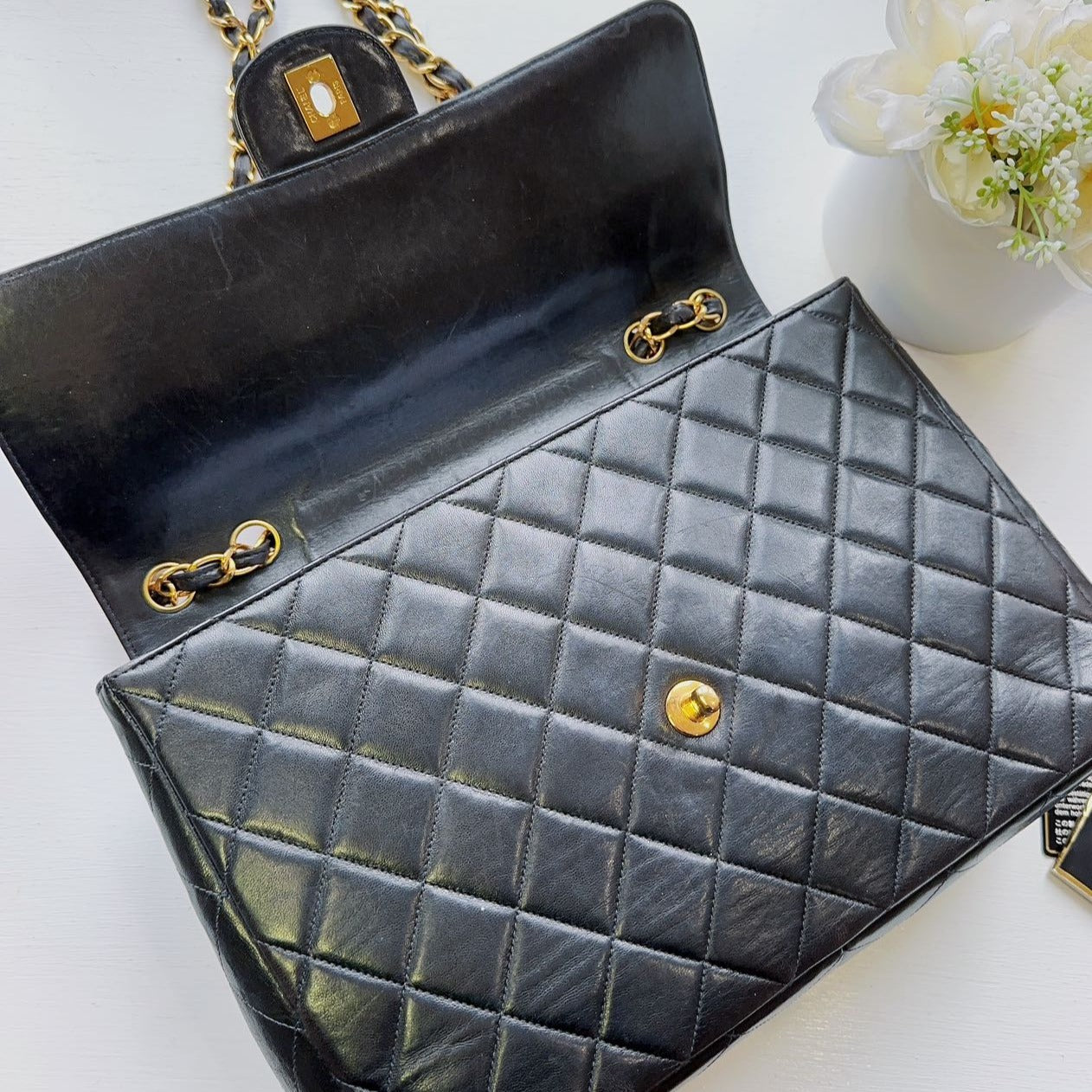 Chanel-Timeless-Jumbo-single-shoulder-flap-bag-black-quilted-lambskin-Inside