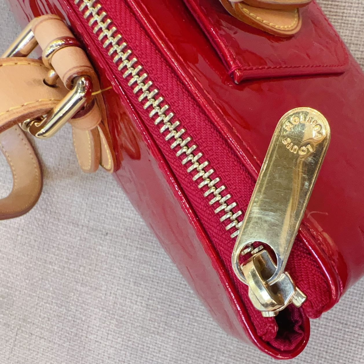 Louis Vuitton Pomme D’amour Monogram Vernis Rosewood Avenue Bag