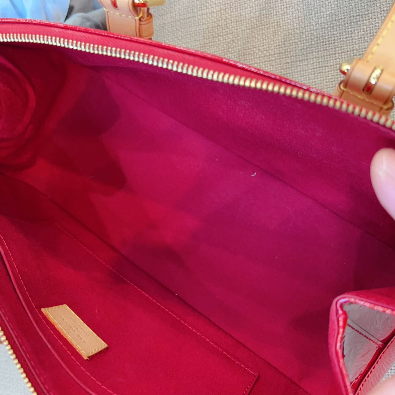 Louis Vuitton Pomme D’amour Monogram Vernis Rosewood Avenue Bag