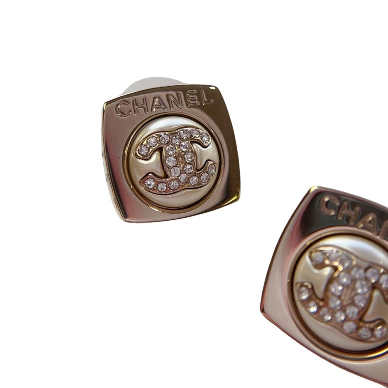 Chanel-2023-Strass-CC-Cocktail-Earring-Gold