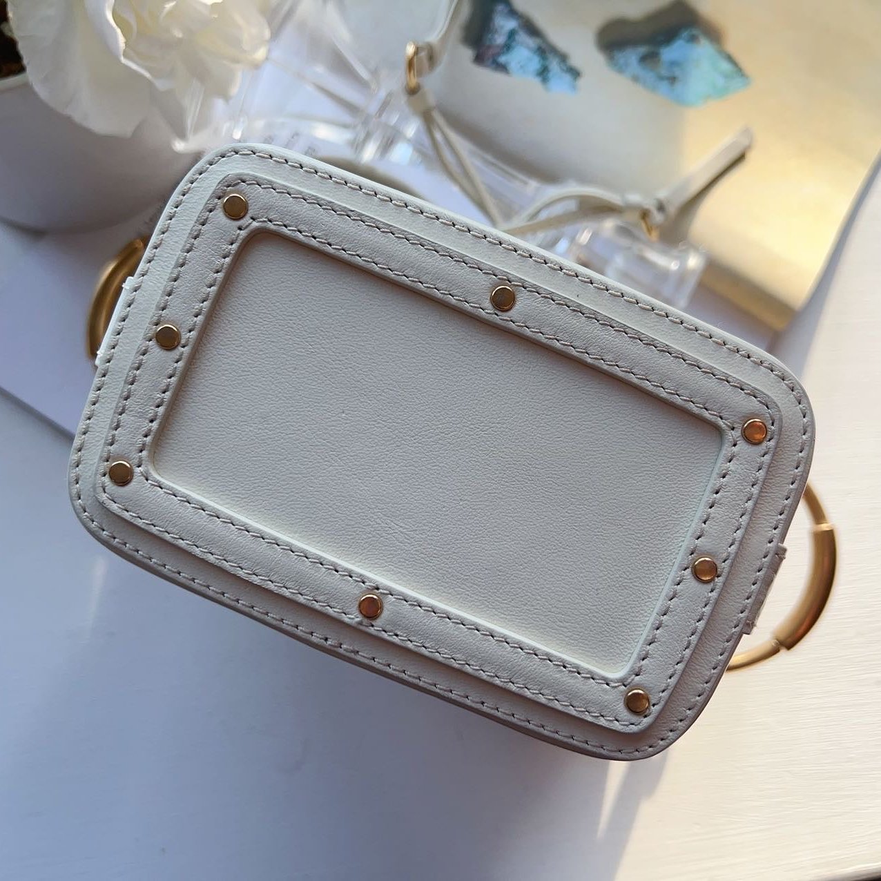 Chloe Small Roy Bucket Bag White