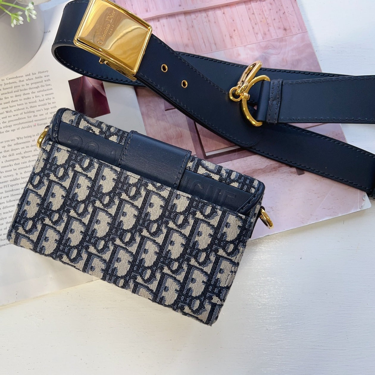 Dior 30 Montaigne Box Oblique