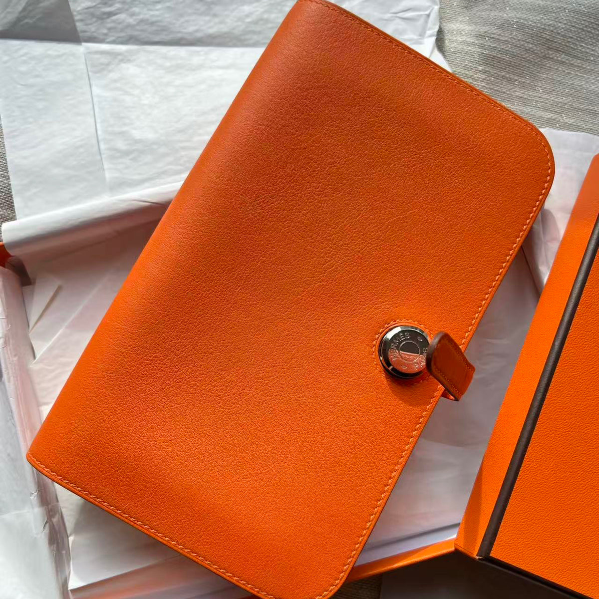 HERMÈS Orange CLEMENCE LEATHER DOGON WALLET