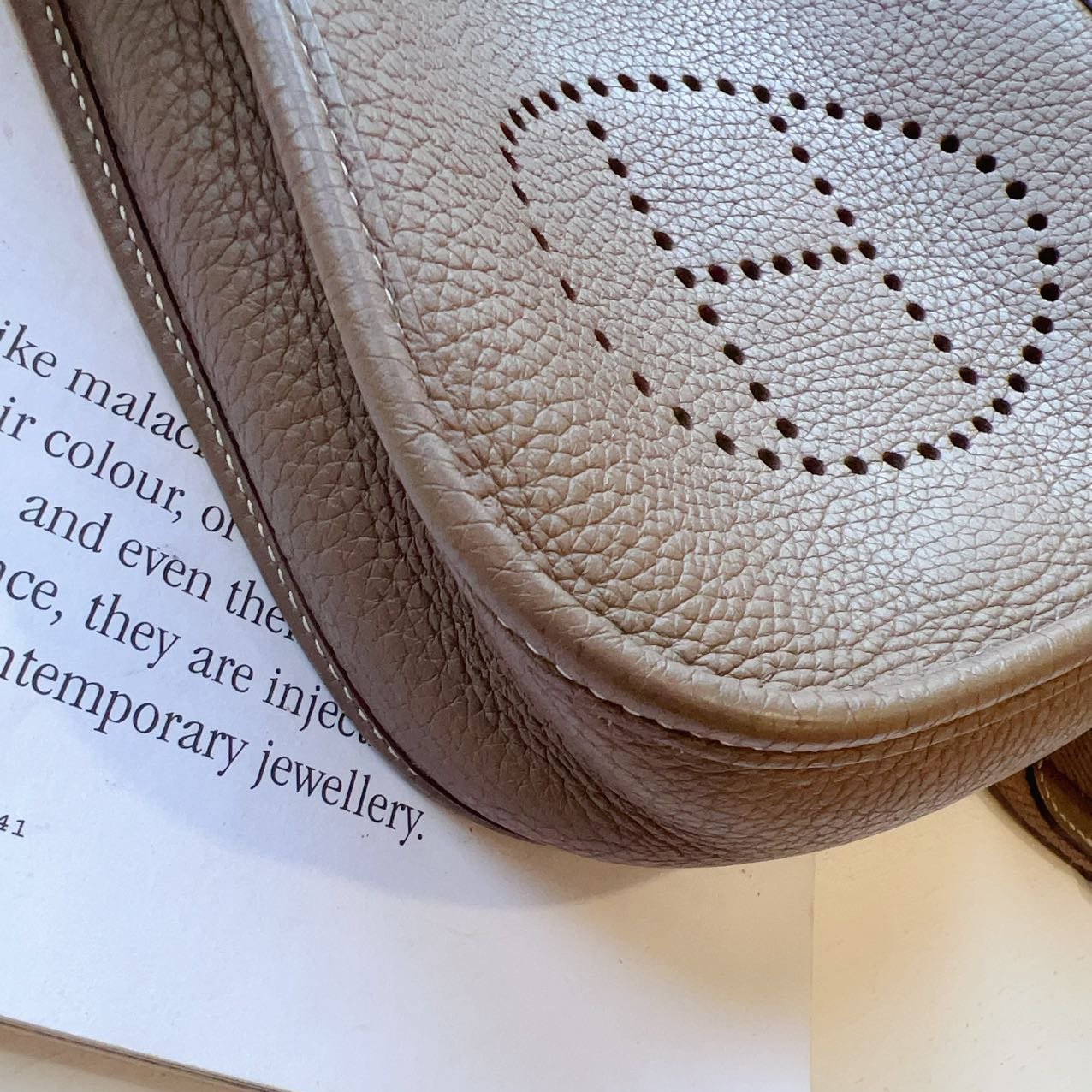 Hermes Étoupe Clemence Mini Evelyne TPM 16 Palladium Hardware