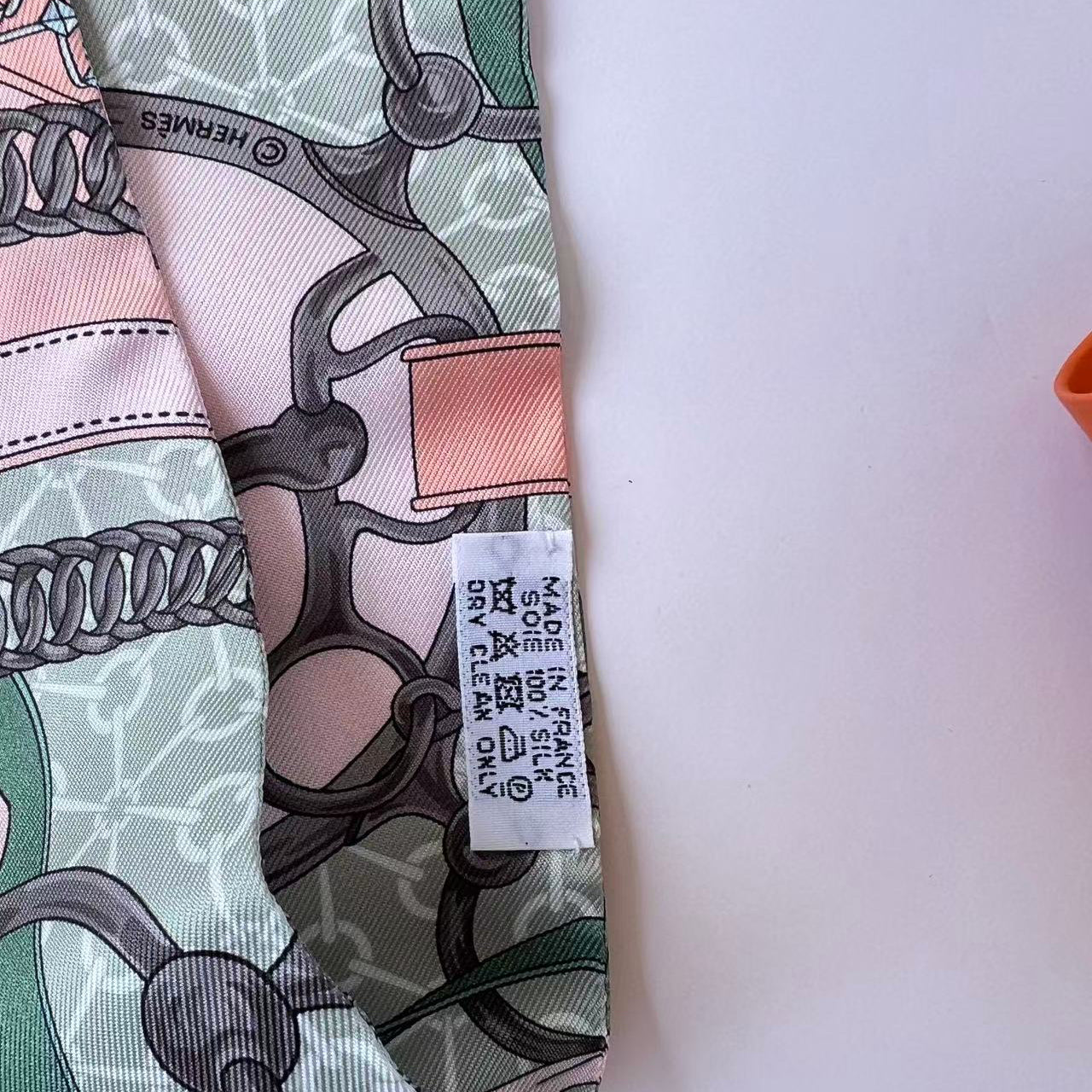 Hermes Silk La Promenade Du Matin Noir Rose Poudre Celadon