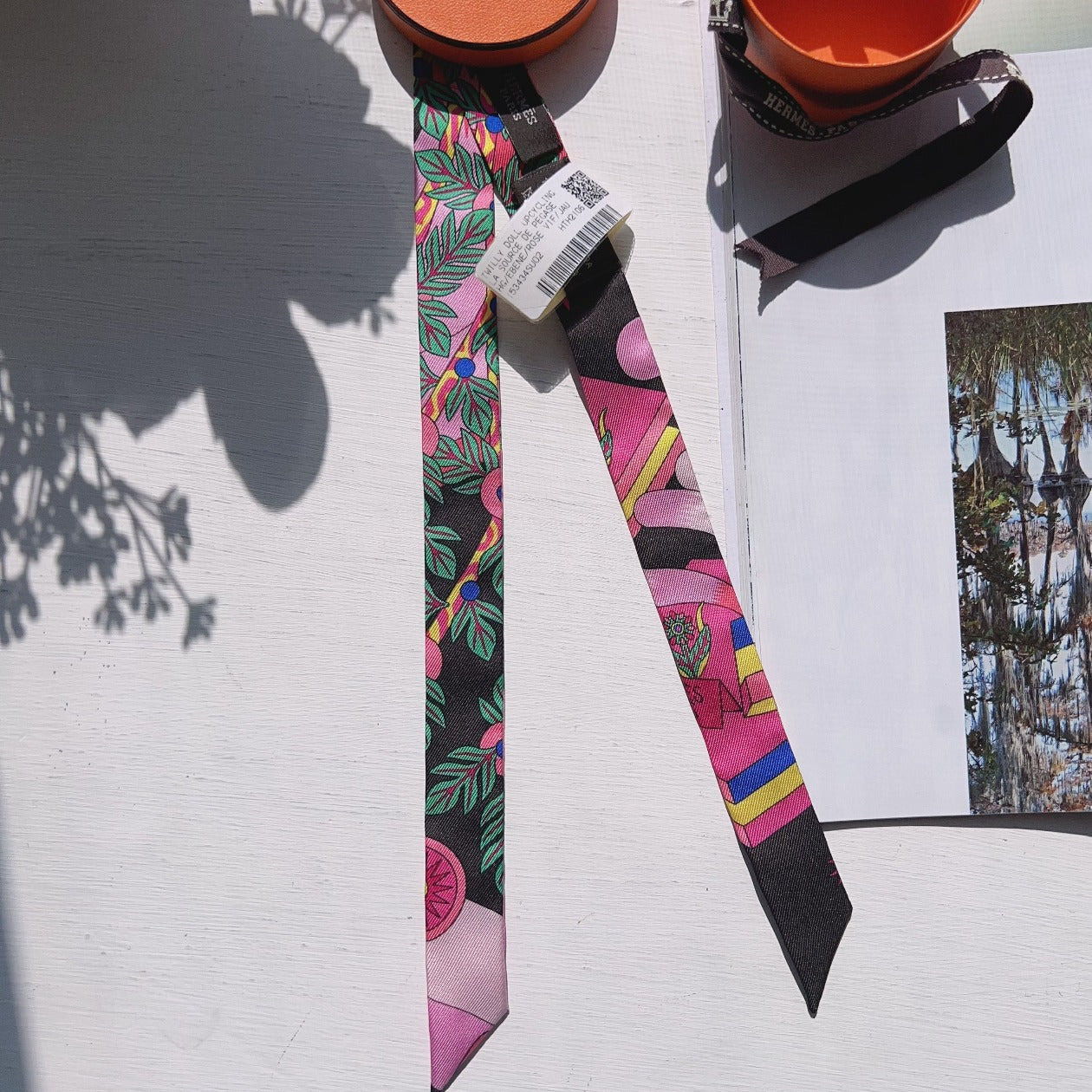 Hermès Silk La Source De Pegase Doll Twilly Rose Vif Jaune