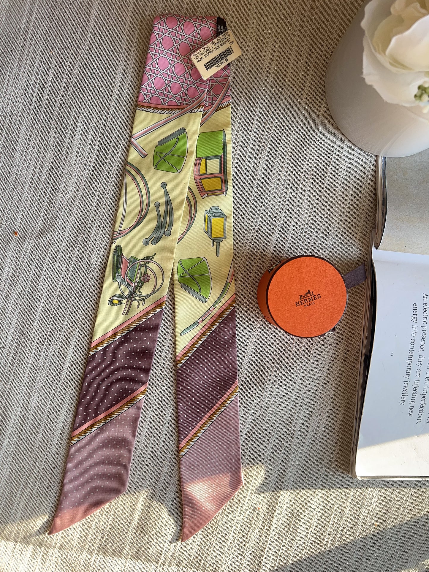 Hermès Silk Les Voitures A Transformation Twilly Jaune Soufre Vieux Rose Vert