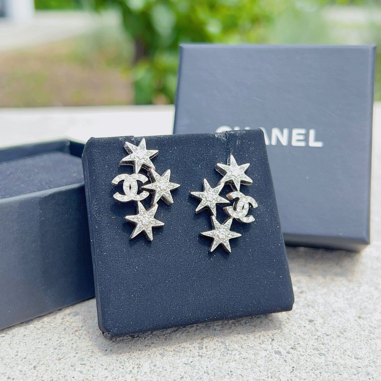 Chanel-Crystal-CC-Star-Earrings-Silver 3