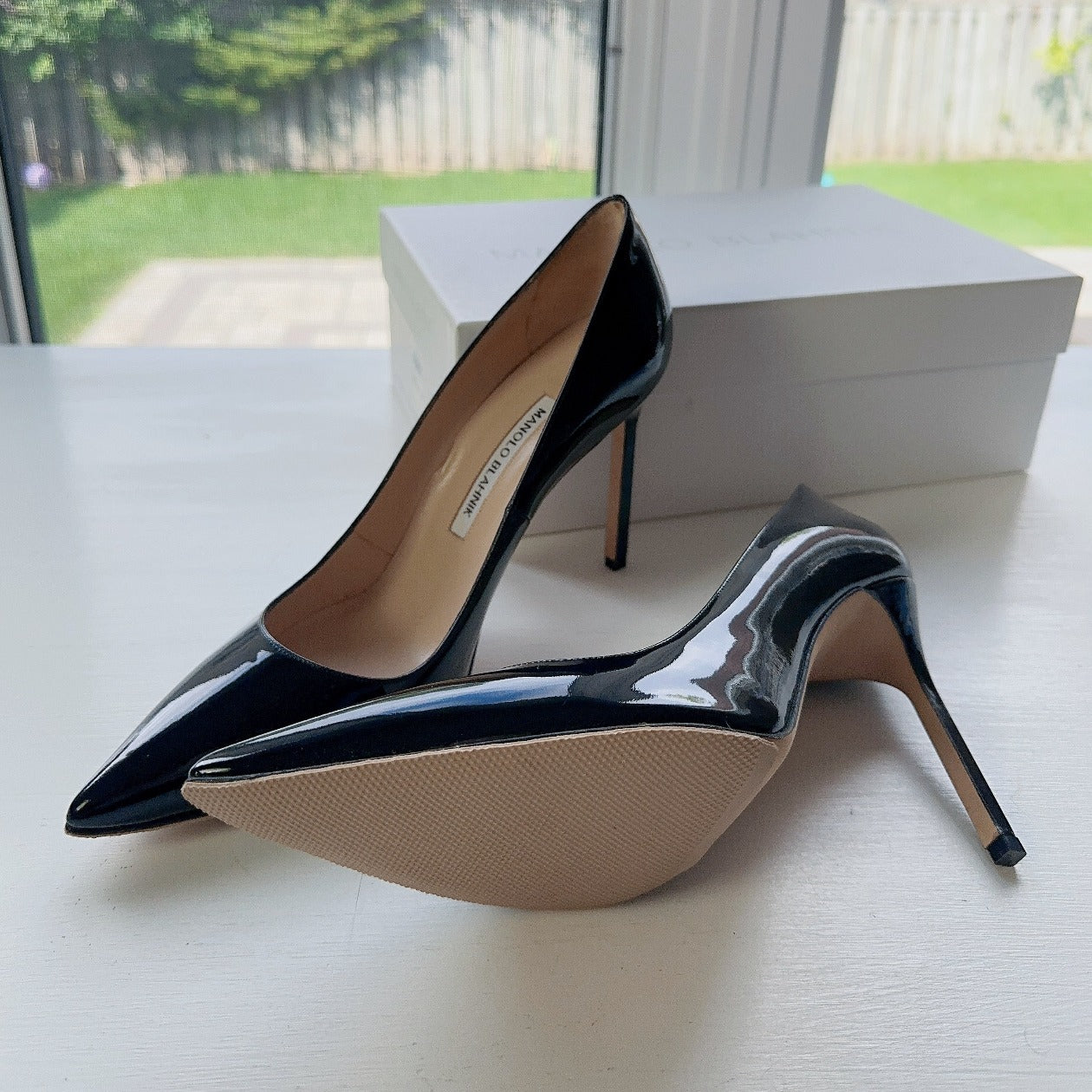 Manolo Blahnik Black Patent Pointed-Toe Pump Size38.5