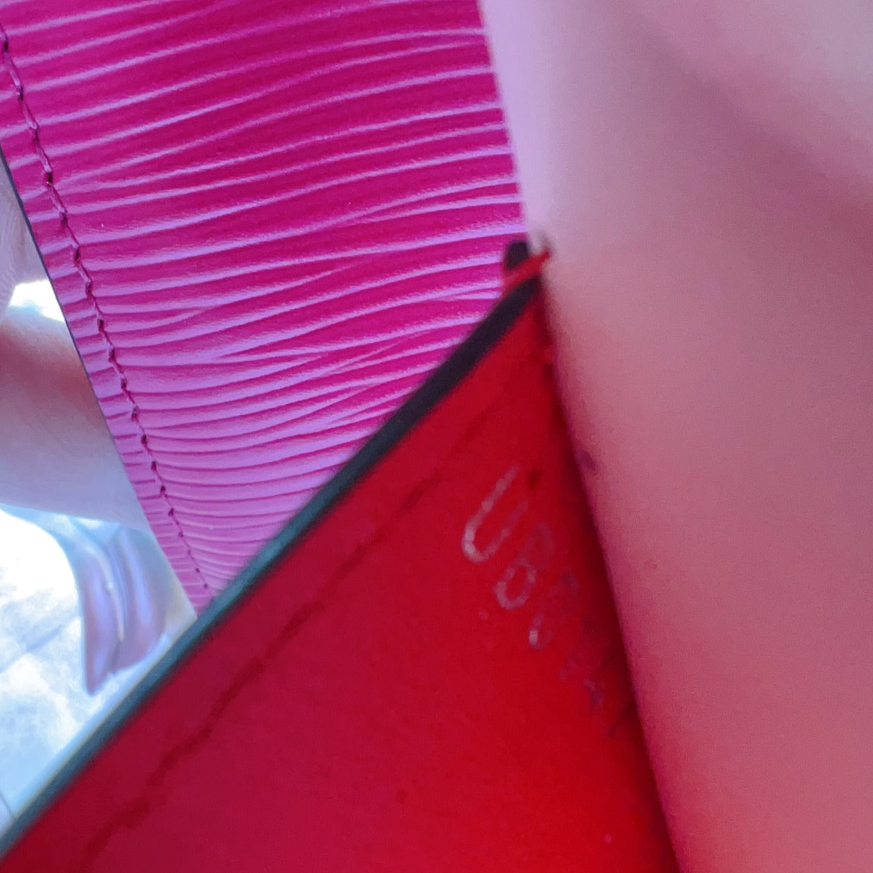 Louis Vuitton Pochette Pratt EPI Fuchsia Pink