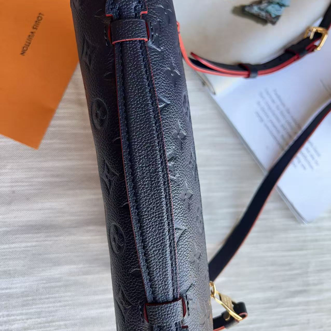 Louis Vuitton Empreinte Pochette Metis Marine Rouge