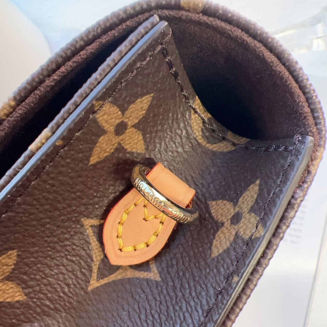 Louis Vuitton Monogram Canvas Lily Wallet On Chain New
