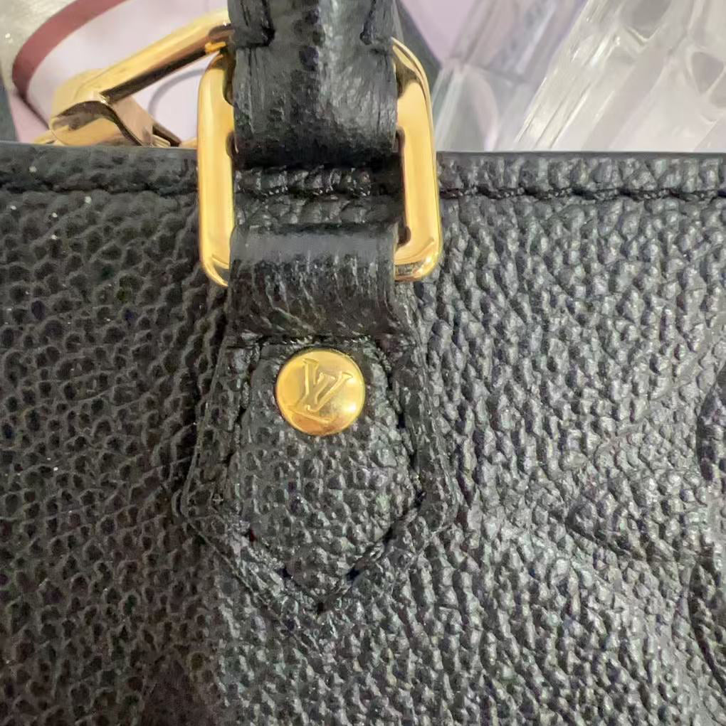 Louis Vuitton Monogram Giant Empreinte Petit Sac Plat