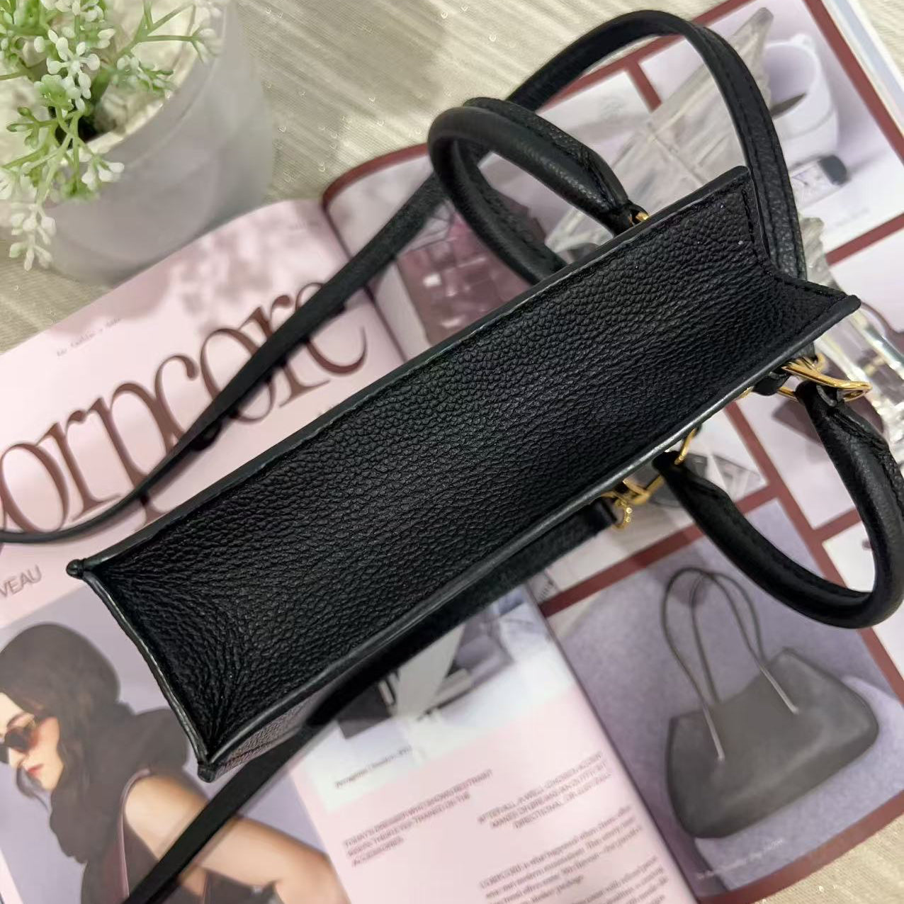 Louis Vuitton Monogram Giant Empreinte Petit Sac Plat