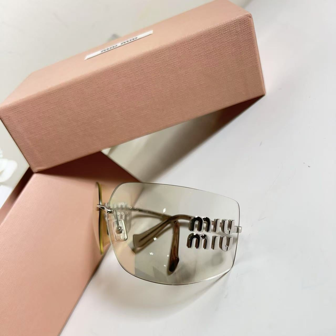 Miu Miu Runway sunglasses Logo