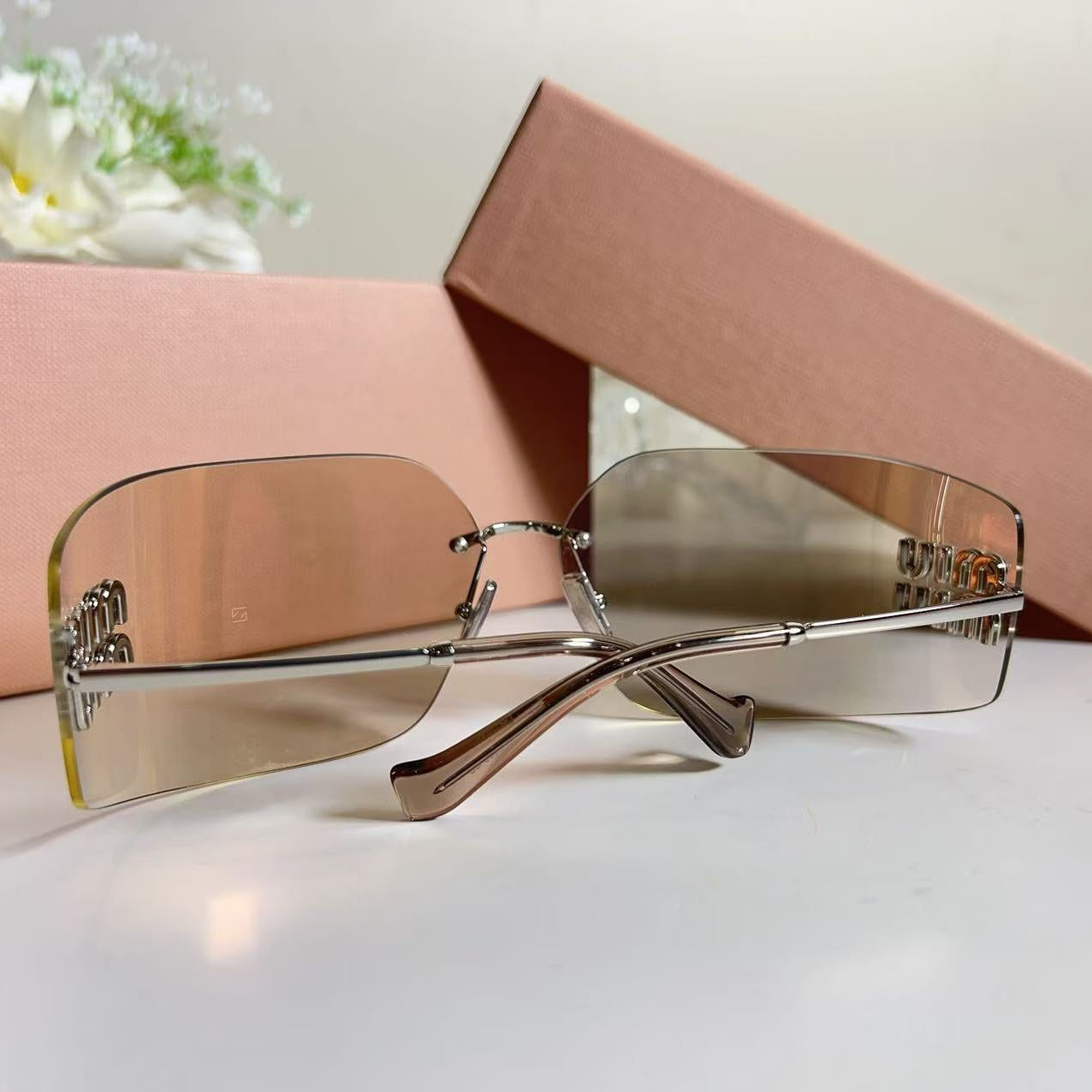 Miu Miu Runway sunglasses Logo