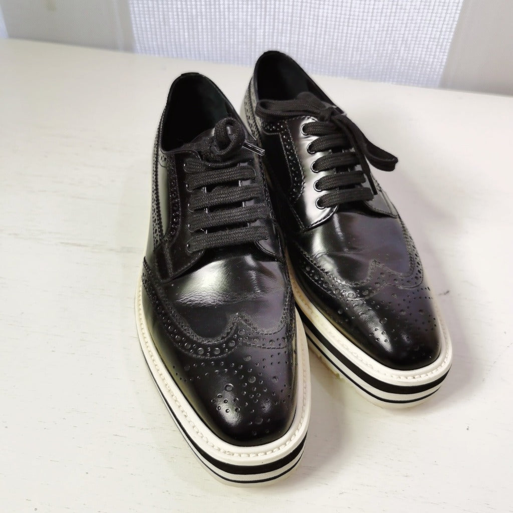 Prada Leather Lasercut Accents Oxfords Shoes