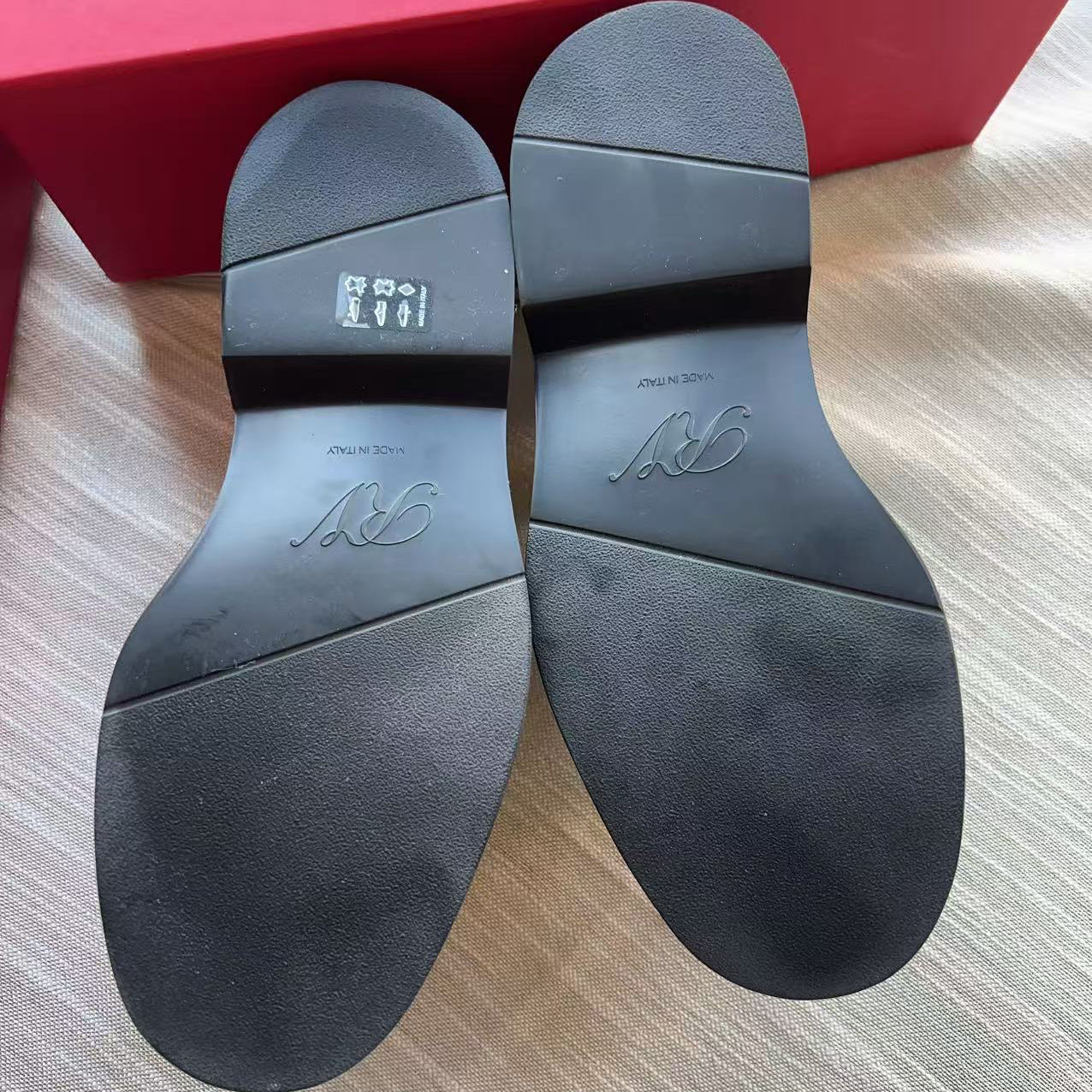 Roger Vivier Viv' Rangers Loafers in patent leather37.5 New