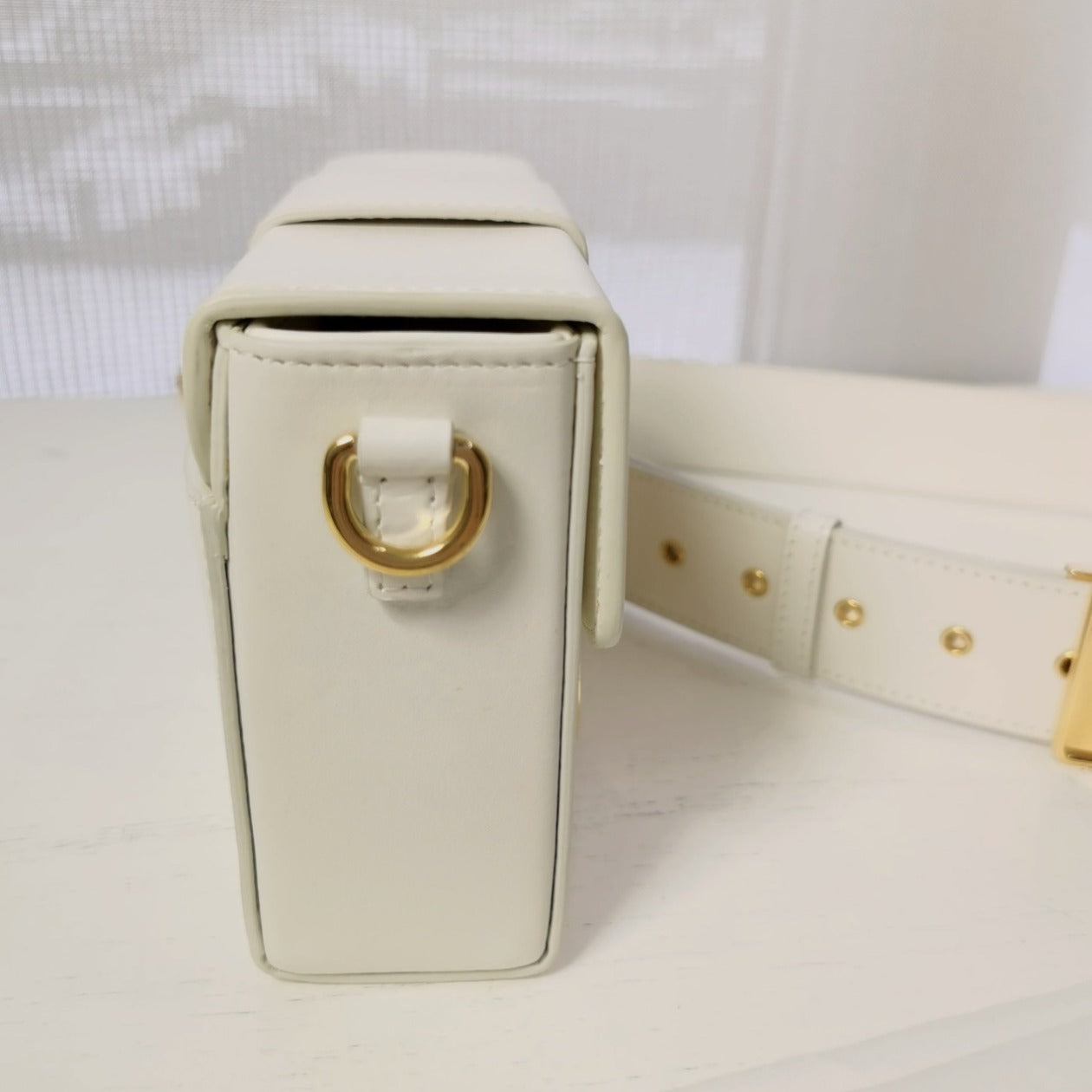 Dior 30 Montaigne Box White