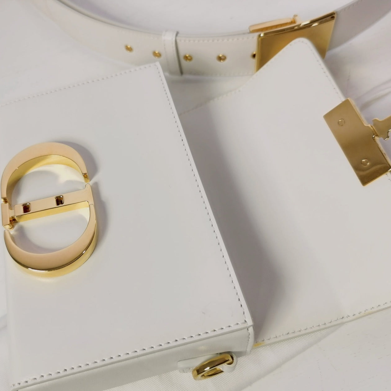Dior 30 Montaigne Box White
