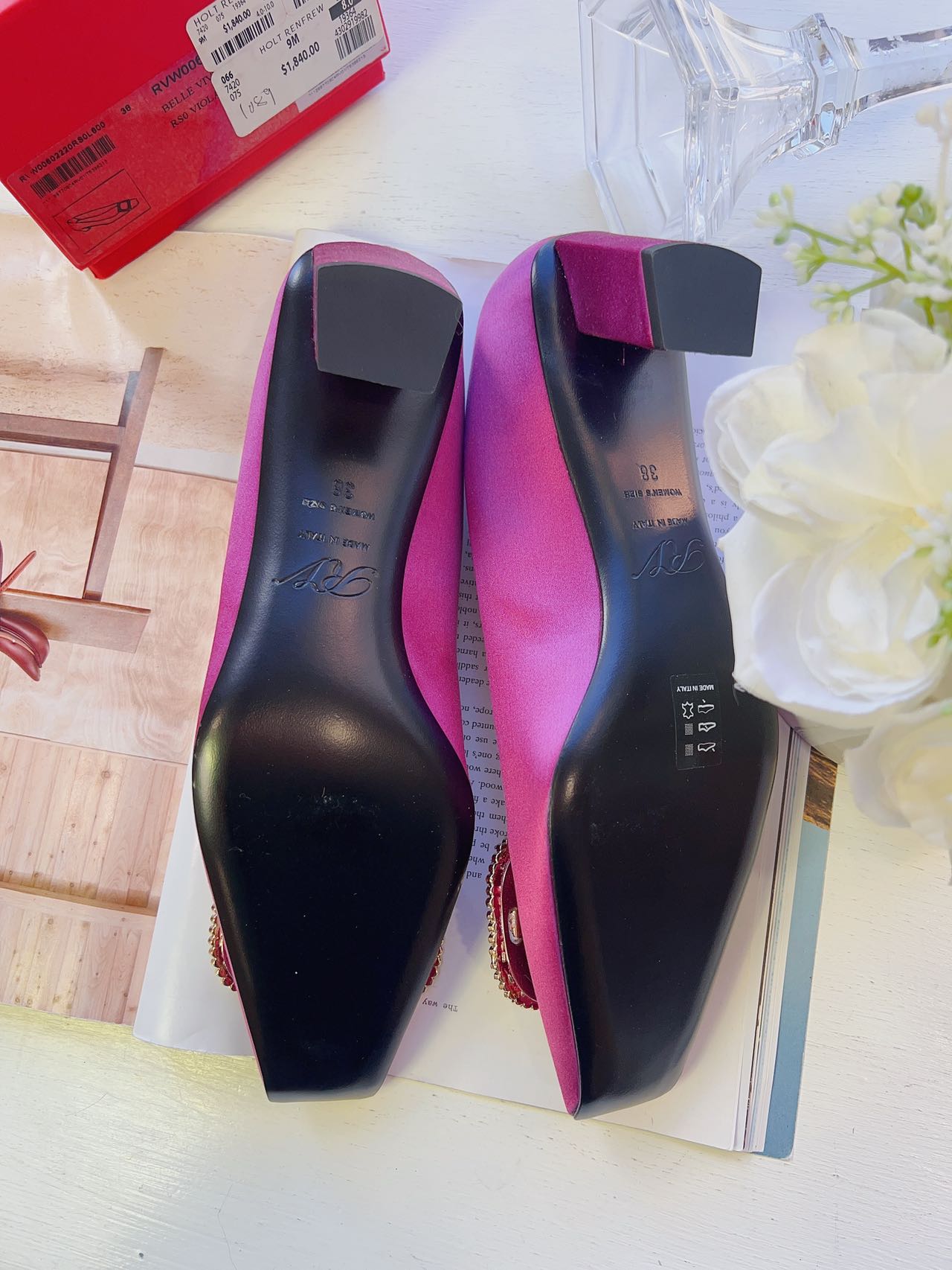 Roger Vivier Satin Crystal Embellishments Pumps Size38