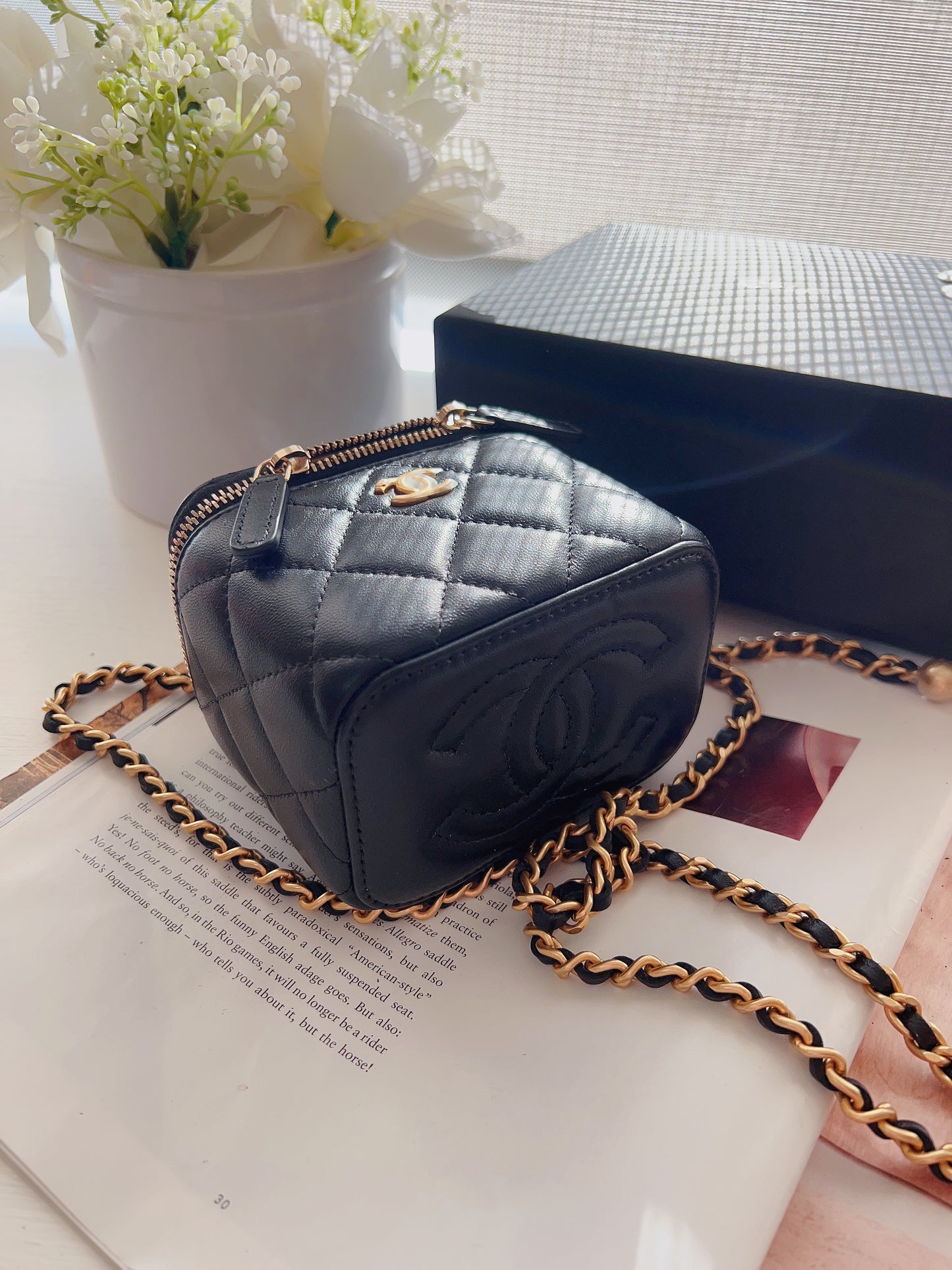 Chanel Pearl Crush Mini Vanity Case With Chain New