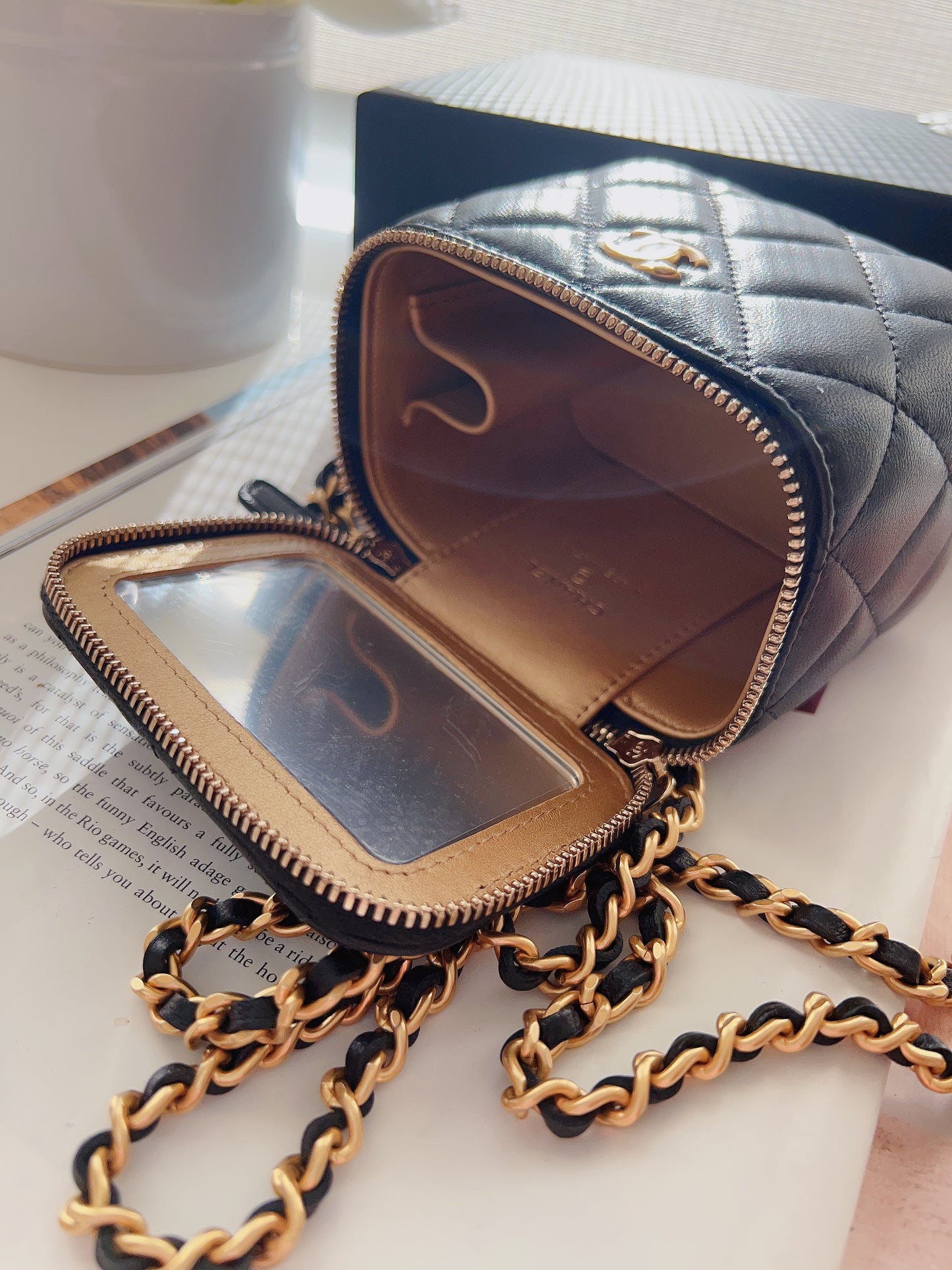 Chanel Pearl Crush Mini Vanity Case With Chain New