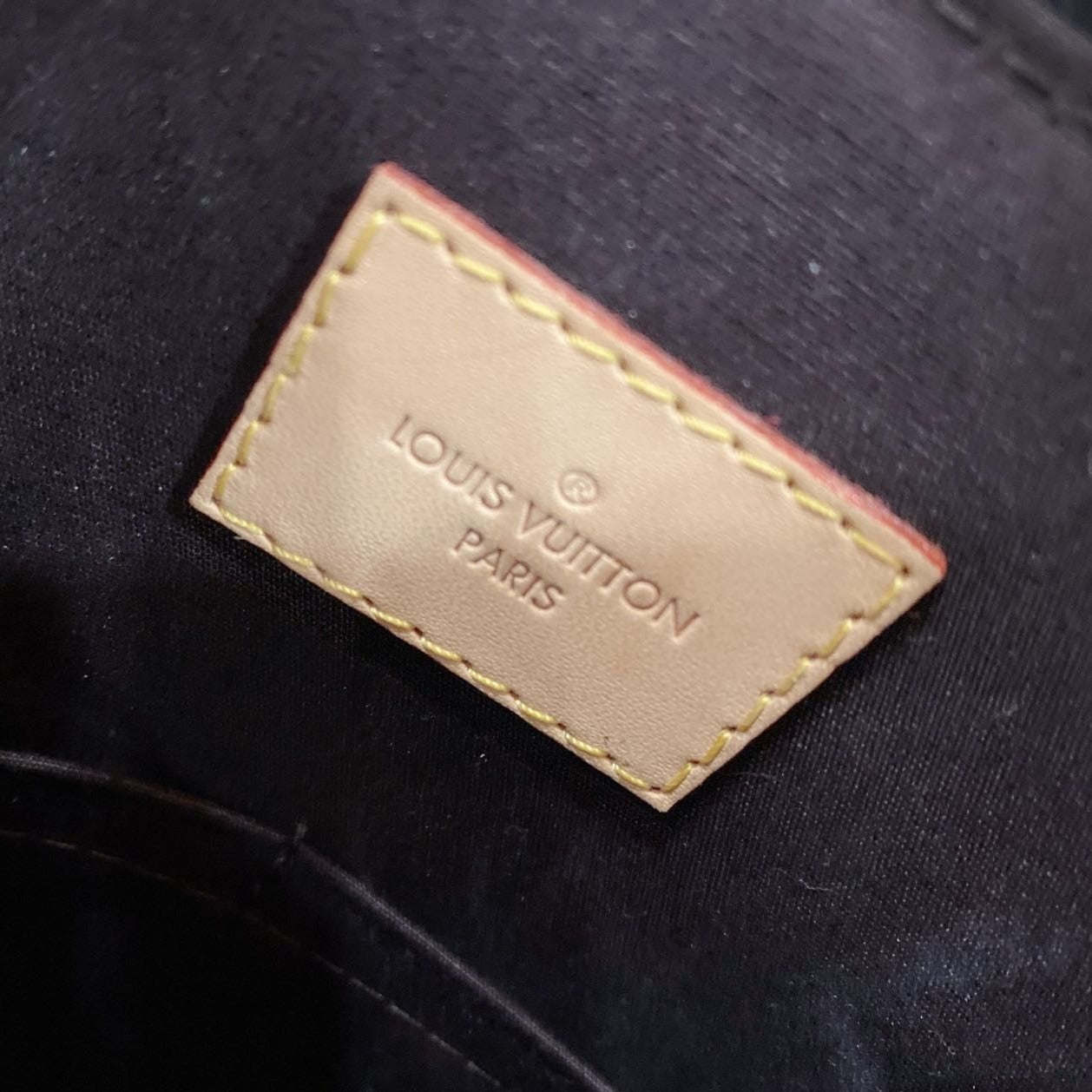 Louis Vuitton Monogram Vernis Amarante Alma MM logo