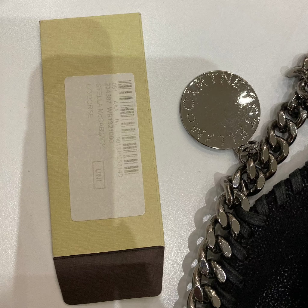 STELLA MCCARTNEY Black Chain Tote
- luxhub.ca