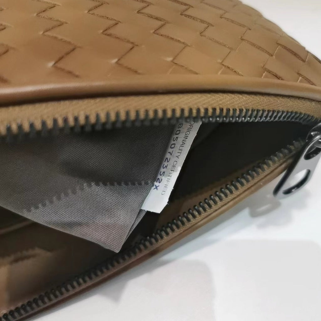 Bottega Veneta Mens Veneta Clutch - luxhub.ca