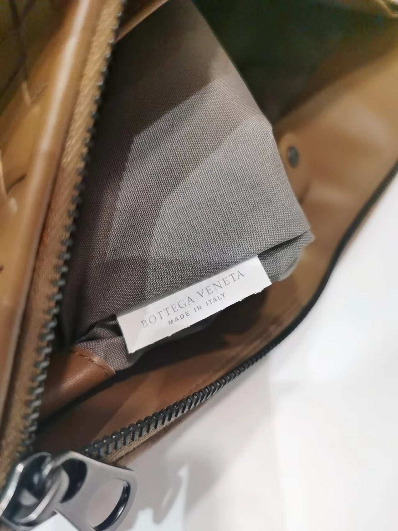Bottega Veneta Mens Veneta Clutch - luxhub.ca