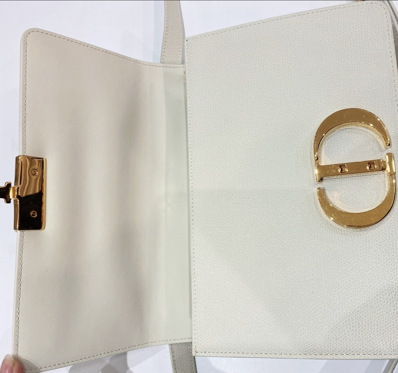 Dior 30 Montaigne Calfskin Bag White CD clasp Gold