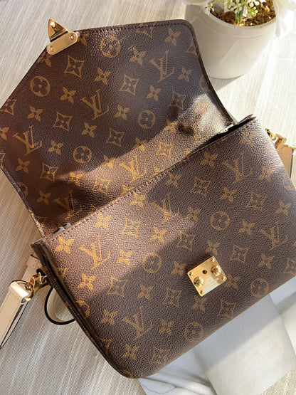 Louis Vuitton Monogram Pochette Métis 2020