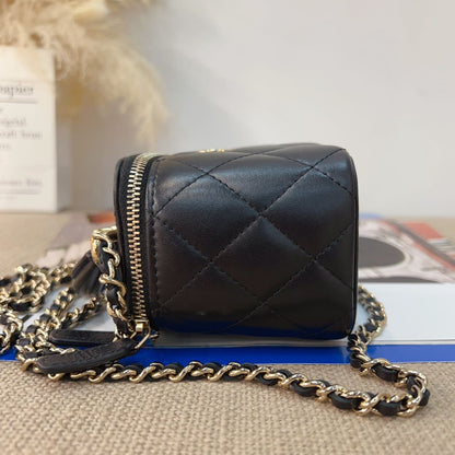 CHANEL-Crush-Mini-Vanity-Case-With-Chain-side