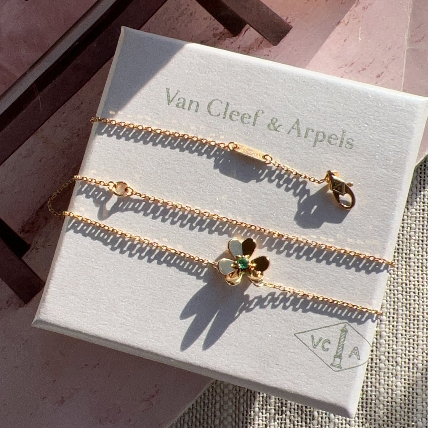 Van Cleef & Arpels Frivole pendant, mini model