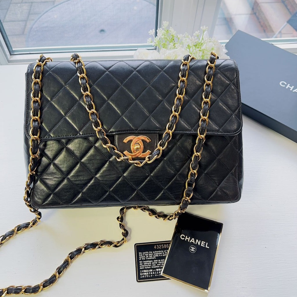 Chanel Timeless Jumbo single shoulder flap bag in black quilted lambskin
