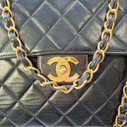 Chanel-Timeless-Jumbo-single-shoulder-flap-bag-black-quilted-lambskin-Hardware