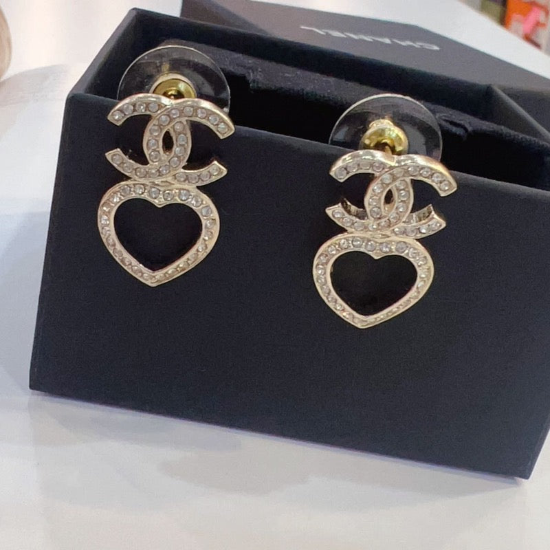 Chanel-Heart-CC-Drop-Earring2