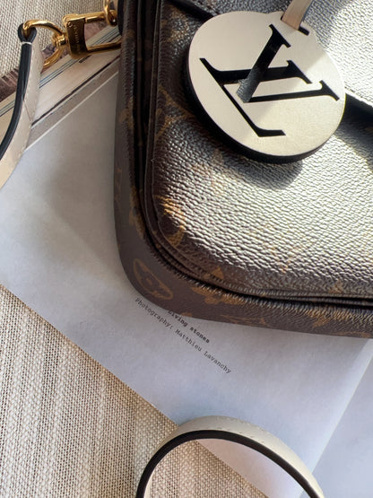 Louis Vuitton Monogram Pochette Métis 2020
