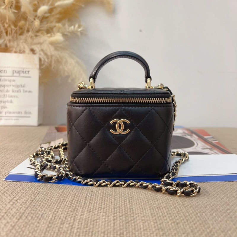 CHANEL Crush Mini Vanity Case With Chain