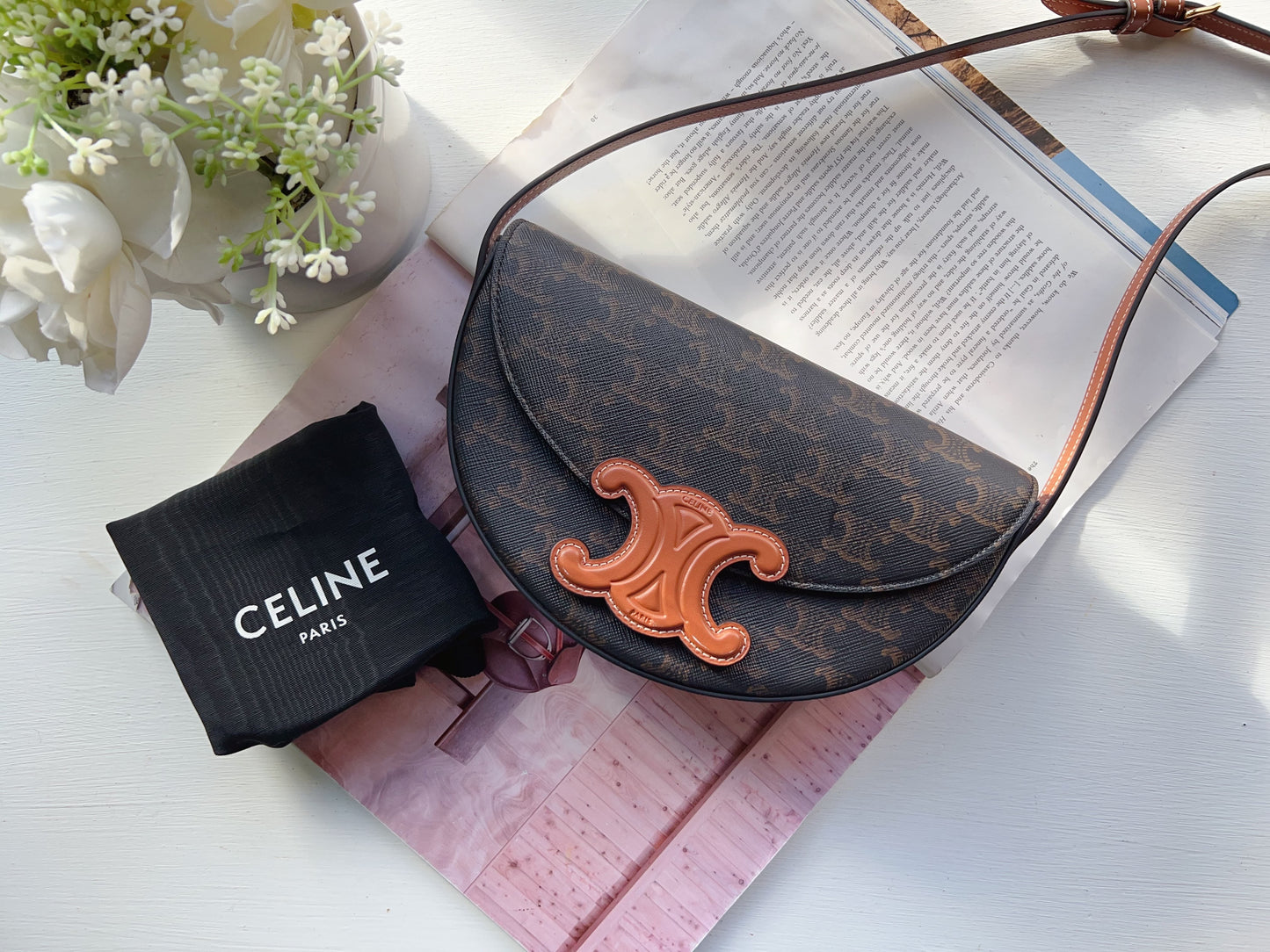 CELINE BESACE CUIR TRIOMPHE IN TRIOMPHE CANVAS AND CALFSKIN TAN 2023