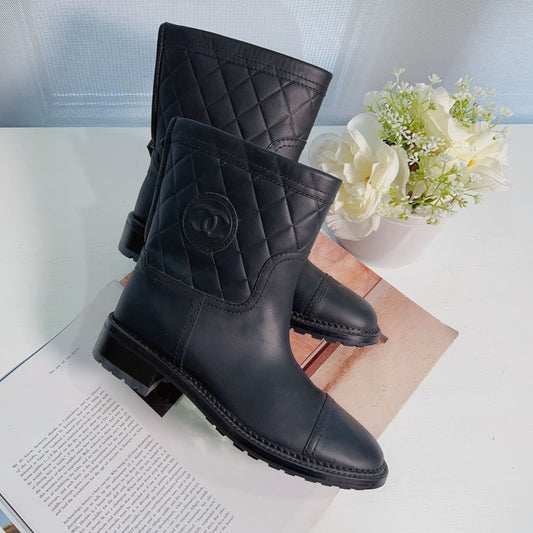 Chanel Calfskin Quilted Interlocking CC Logo Moto Boots Size38 New