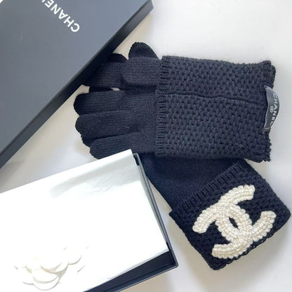 Chanel Coco Mark Knit Gloves Cashmere Black White