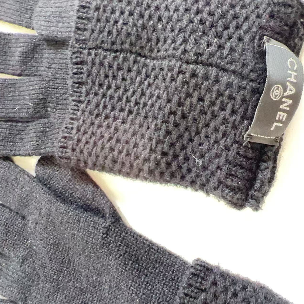 Chanel Coco Mark Knit Gloves Cashmere Black White