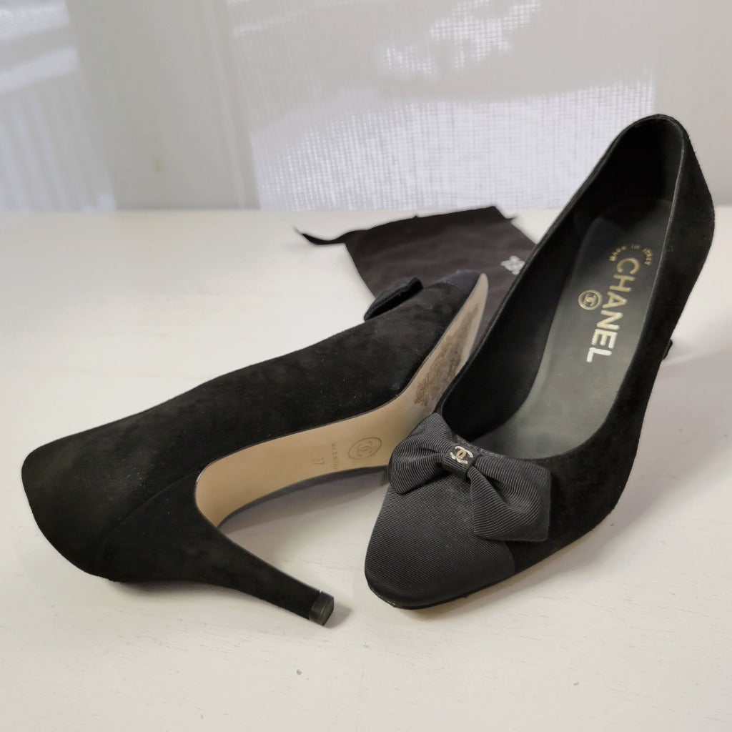 Chanel Suede Grosgrain Cap Toe Bow Pumps Size37