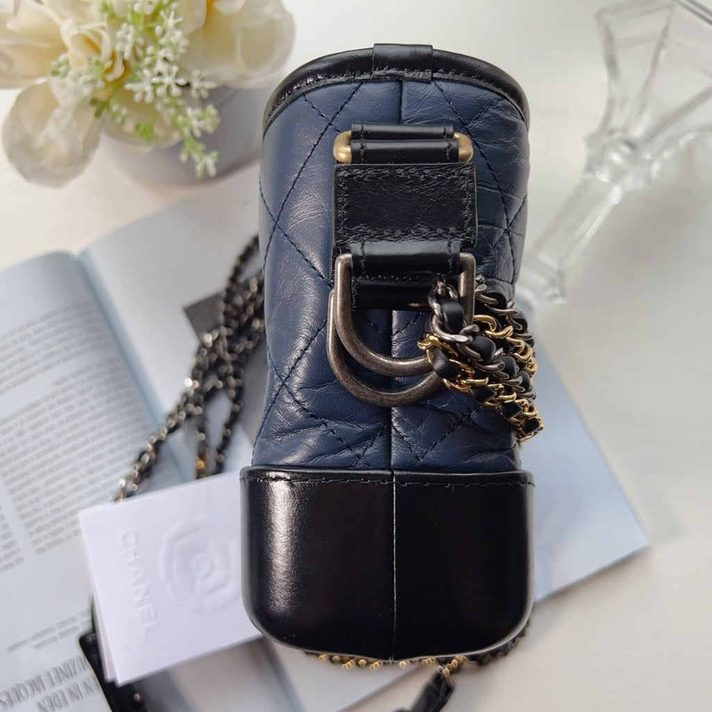 Chanel-Gabrielle-Hobo-Bag-Small-Aged-Calfskin-Navy/Blk8