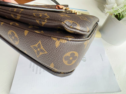 Louis Vuitton monogram Pochette Métis