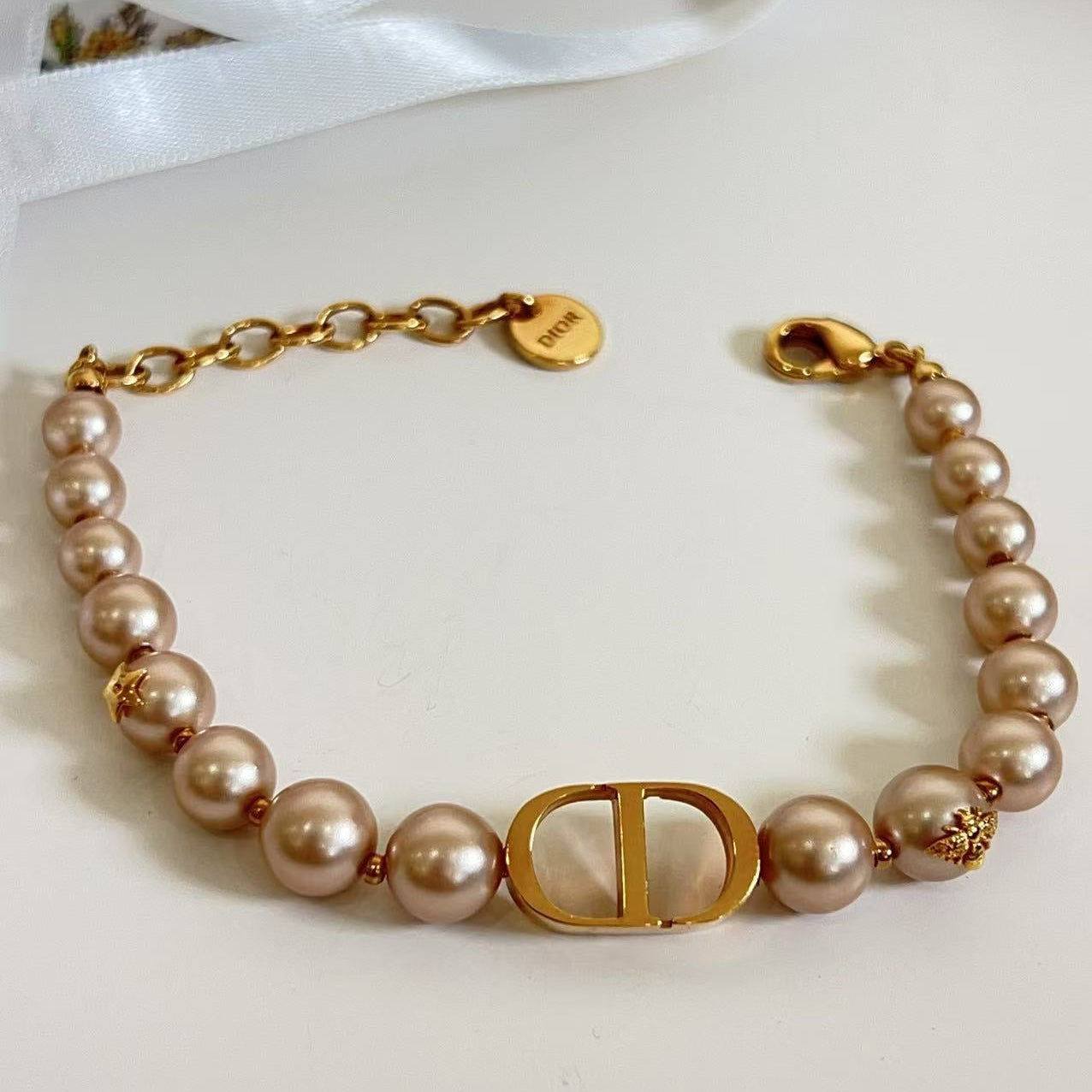 Dior 30 Montaigne Bracelet with Pink Pearls in RGHW