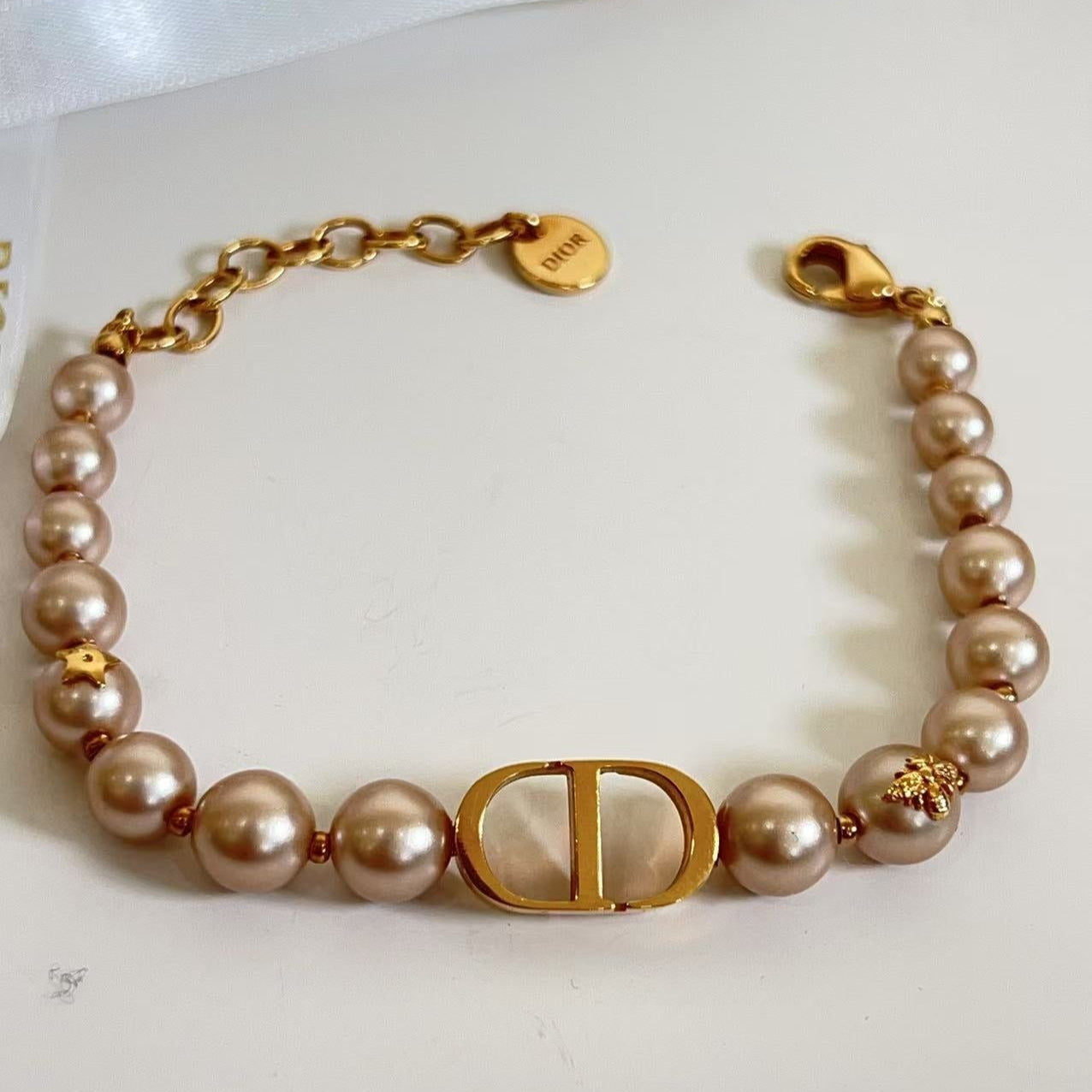 Dior 30 Montaigne Bracelet with Pink Pearls in RGHW