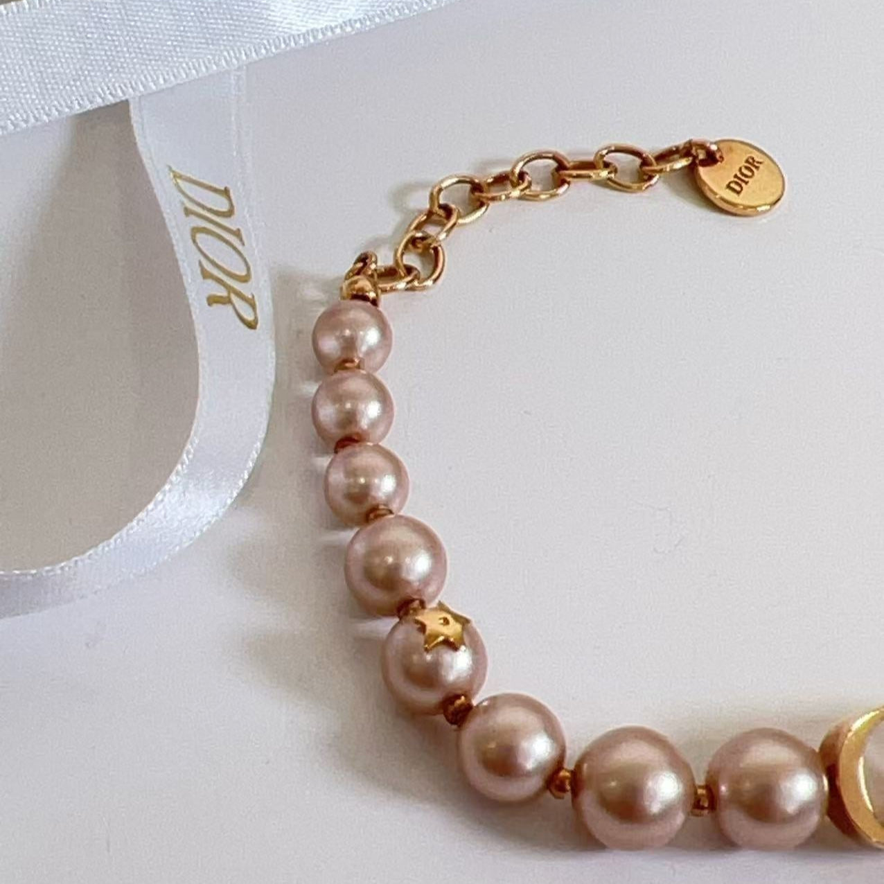 Dior 30 Montaigne Bracelet with Pink Pearls in RGHW